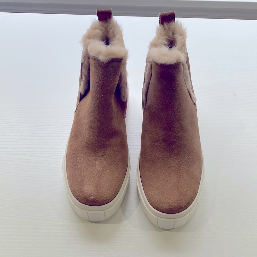 Dolce Vita suede with fur ankle bootie size 7
